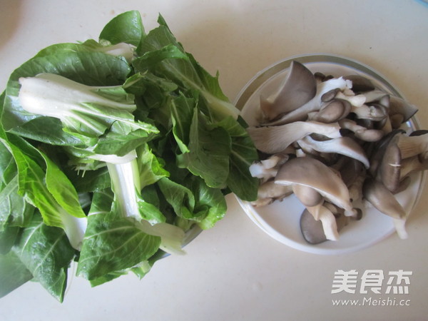 Stir-fried Chinese Cabbage with Mushrooms recipe