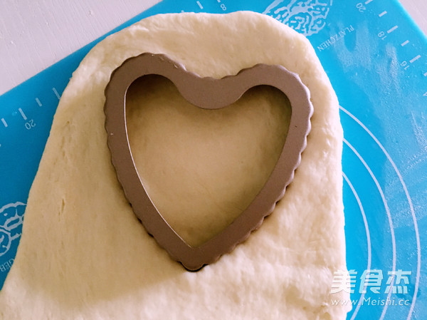 Heart Shaped Durian Pizza recipe