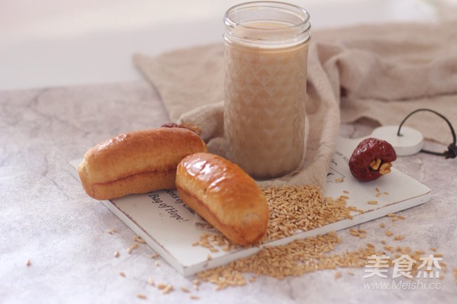 Oatmeal and Red Date Porridge recipe