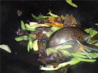 Intestine Cleansing Vegetables After Holidays-stir-fried Black Fungus with Celery recipe