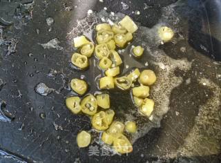 Stir-fried Fatty Sausage with Hot Pepper recipe