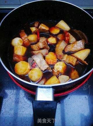 Braised Pork Belly with Small Taro recipe