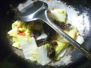 Stir-fried Black and White Vegetables recipe