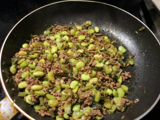 #春食野菜香# Stir-fried Minced Beef with Pickled Vegetables and Lima Beans recipe