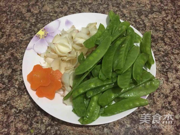 Fried Lily with Snow Peas recipe