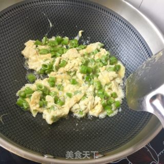 Scrambled Eggs with Beans recipe