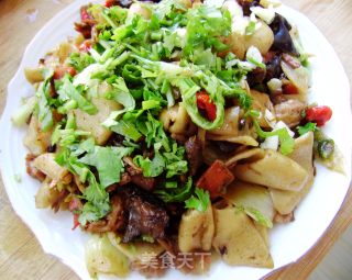 [made of Fried Noodles with Fried Sauce] Colorful Cat's Ear Fried Noodles with Fried Sauce recipe