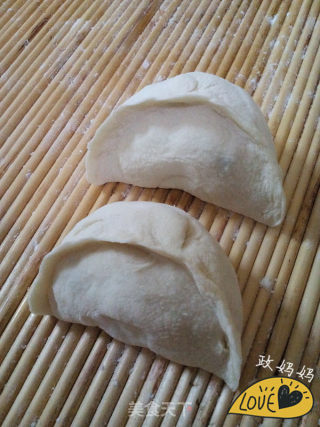 Sophora Japonica Clam Meat Buns recipe