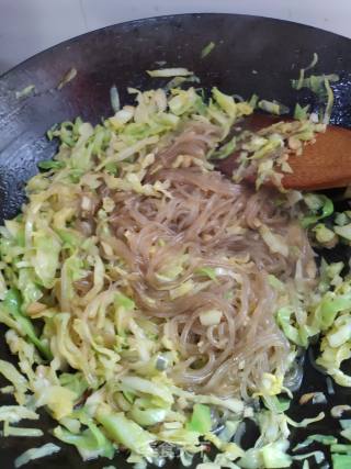 Stir-fried Noodles with Head Vegetables recipe