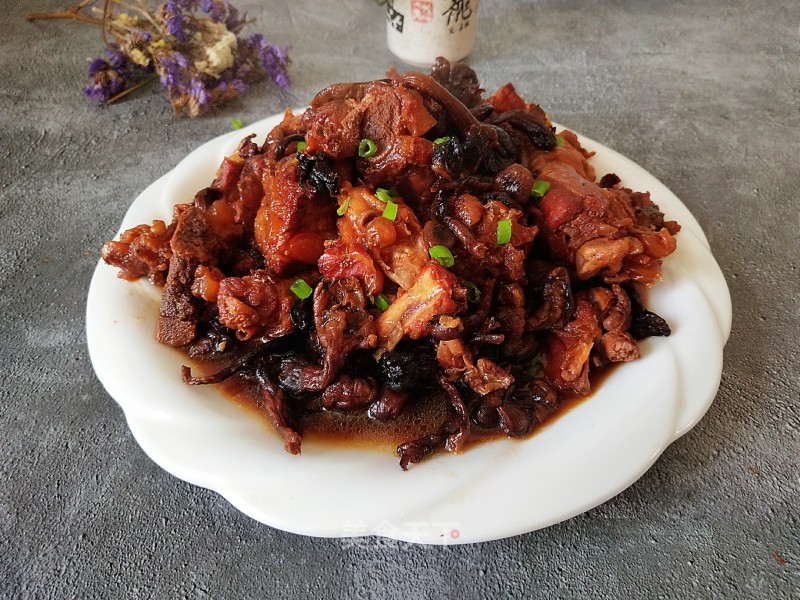 Chicken Ribs Stewed with Mushrooms recipe