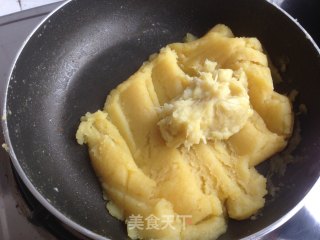 Cantonese Style Durian Mung Bean Moon recipe