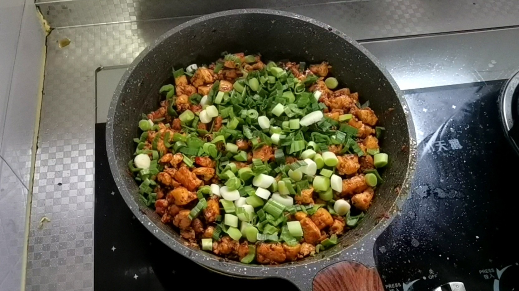 The Latest Way to Eat Steamed Buns ~ Mapo Tofu Filling recipe
