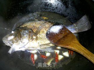 Braised Fish with Garlic Cloves recipe