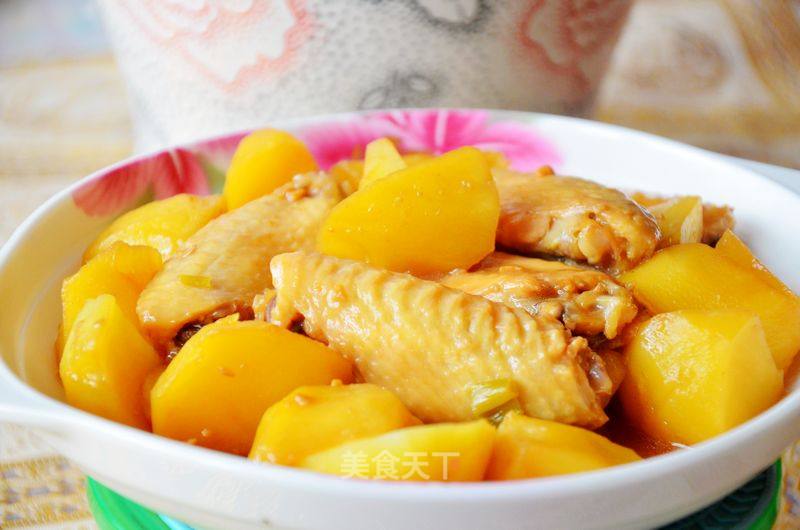 Braised Potatoes and Chicken Wings in Soy Sauce recipe