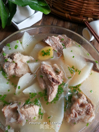 Beauty and Weight Reduction~~white Radish Stewed Pork Ribs Soup recipe