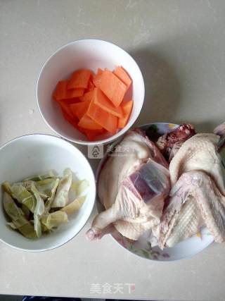 Duck Soup with Fresh Bamboo and Carrots recipe