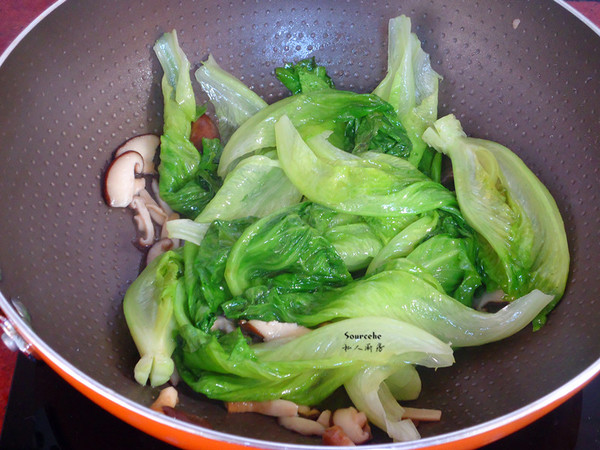 Stir-fried Lettuce with Mushrooms recipe