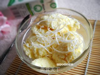 Coconut and Vanilla Milk Ice Cream recipe