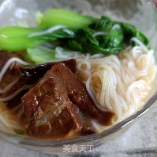 Radish Roast Pork Noodles recipe