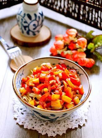 Noodles with Colored Pepper Sauce recipe