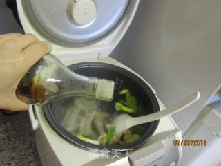 The Rice Cooker Can Also Make Delicious Soup-ribs and Seaweed Soup recipe