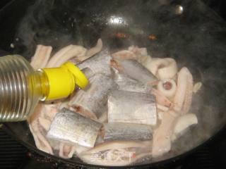Grilled Squid with Fish recipe