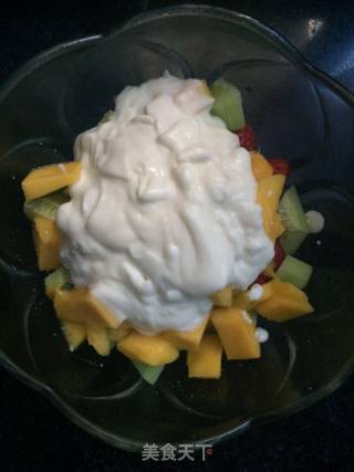 Mulberry Yogurt Salad recipe