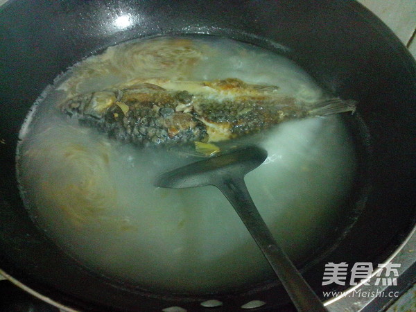 Papaya Crucian Carp Soup recipe