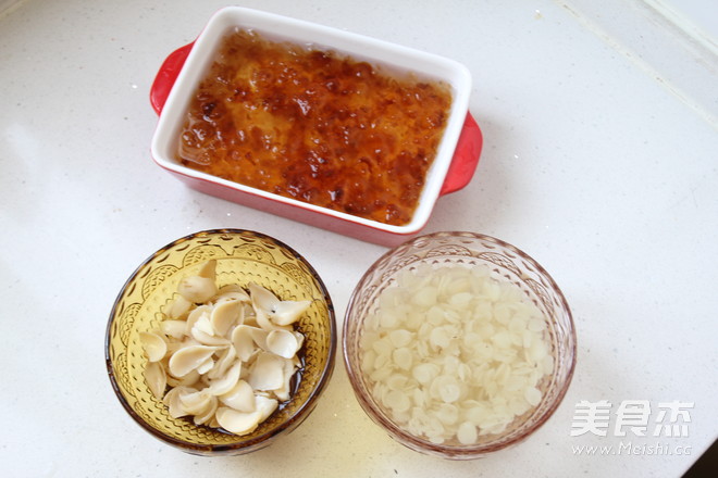 [peach Gum Soap Rice Lily Soup] Make Moisturizing Beauties in Autumn and Winter recipe