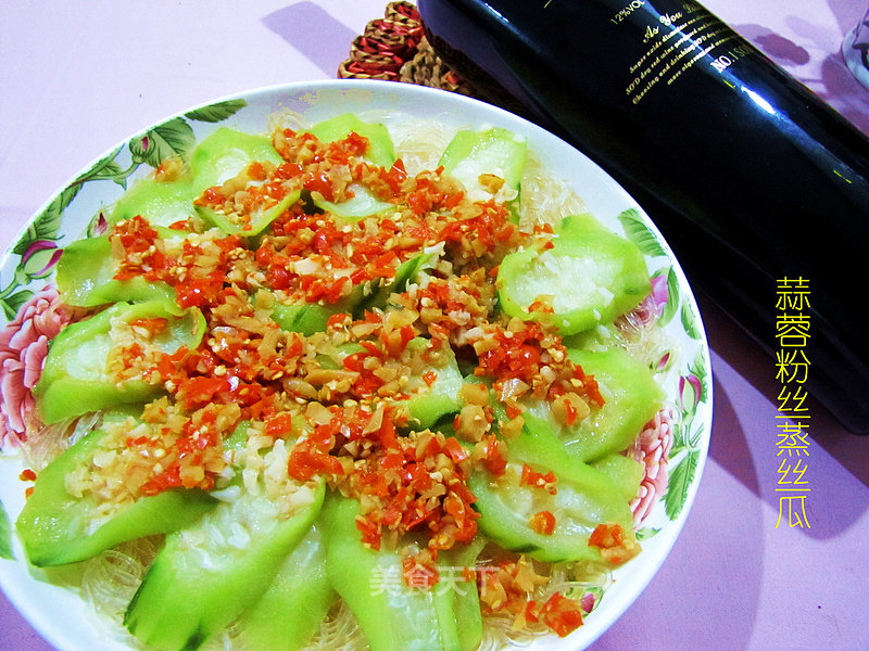 Steamed Loofah with Chopped Pepper and Vermicelli recipe