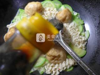 Zucchini and Gluten Corrugated Noodles recipe