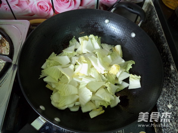 Stir-fried Chinese Cabbage Stem with Black Fungus recipe