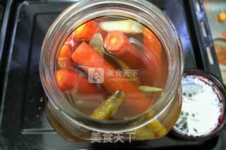 Pickled Pepper Finger Carrots recipe