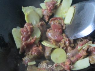 Stir-fried Beef with Winter Bamboo Shoots and Cauliflower recipe