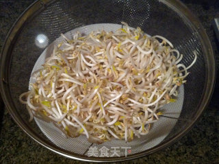 Fried Pork with Mung Bean Sprouts recipe