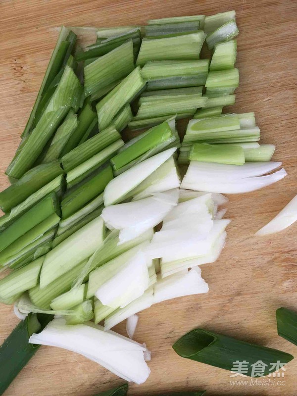 Scallions Mixed with Eight Strips recipe
