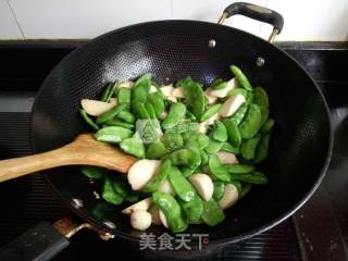 Boiled Taro with Green Lentils recipe