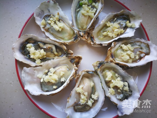Grilled Oysters with Chopped Pepper and Garlic recipe