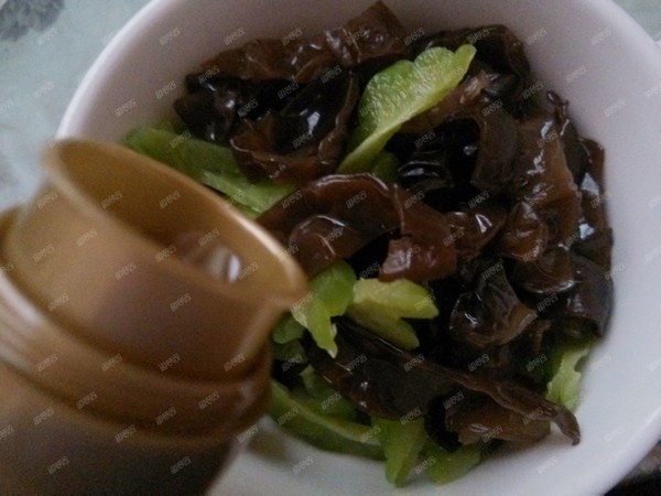 Bitter Melon Mixed with Black Fungus recipe