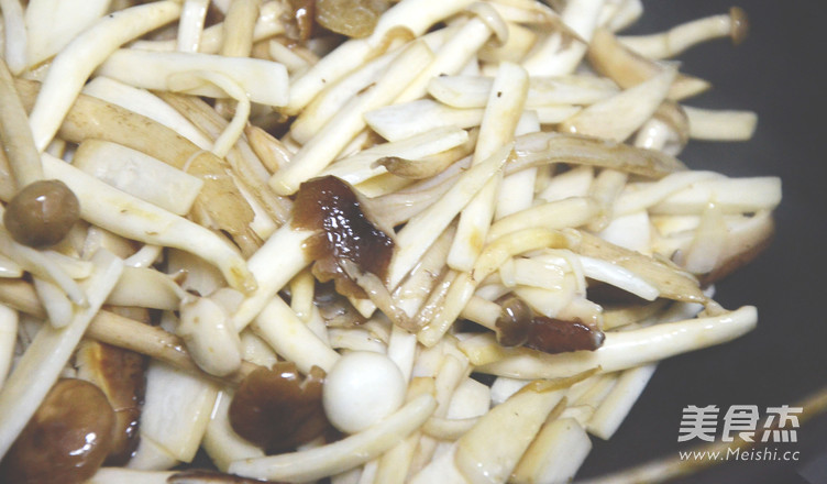 Weishan Commune Liuyang Dishes: Tea Oil Braised Miscellaneous Fungi recipe