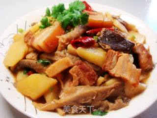 Potatoes and Mushroom Roasted Pork recipe