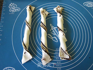 Black and White Sesame Pastry Snacks recipe