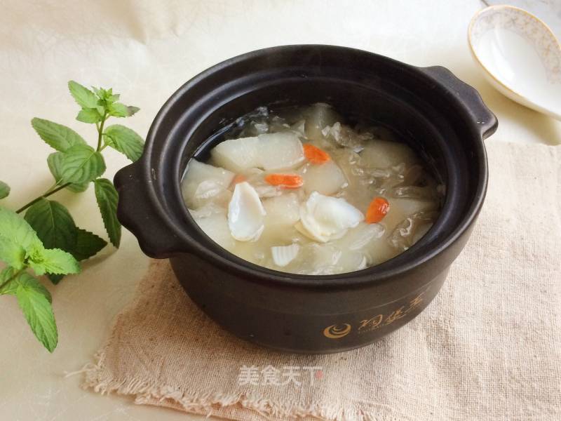 Tremella Lily and Autumn Pear Soup recipe