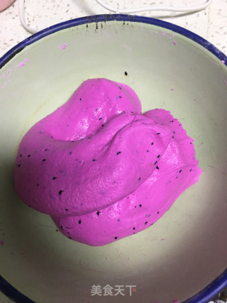 Dragon Fruit Sticky Rice Rolls recipe