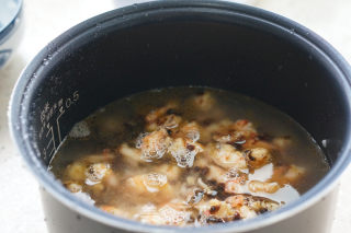 Mushroom and Shrimp Braised Rice recipe