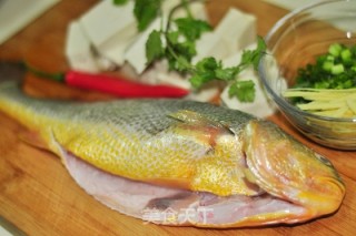 Yellow Croaker Braised Tofu recipe