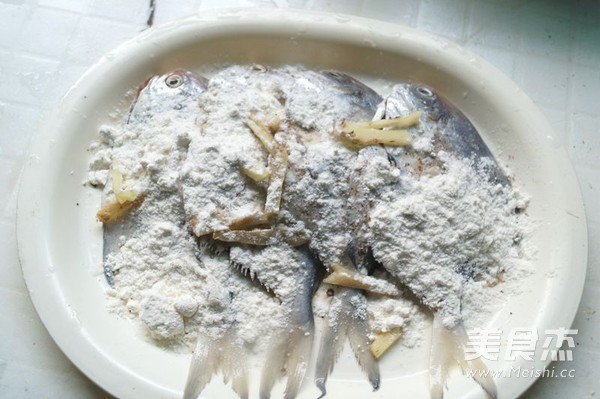 Sugar Steamed Pomfret recipe