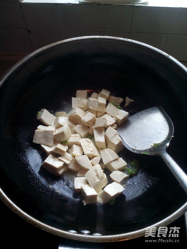 Tofu Stewed in Clam Soup recipe