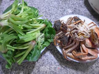 Stir-fried Hairy Crab with Spinach recipe