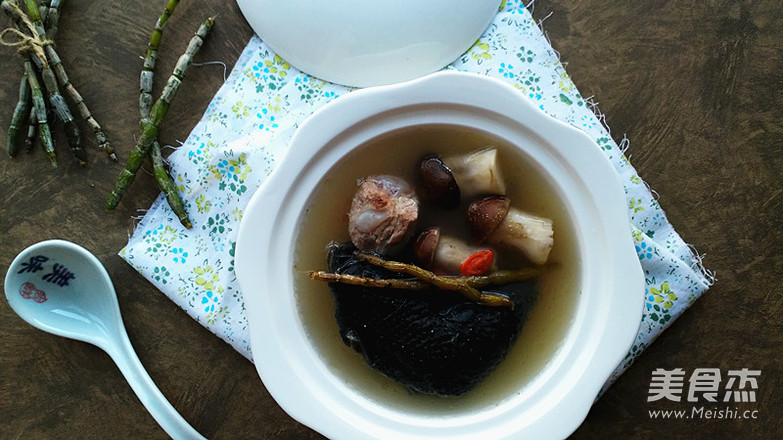 Dendrobium Matsutake Black Chicken Soup-nourishing But Not Dry Health Soup recipe